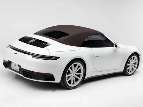 Used 2024 Porsche 911 Carrera image 17