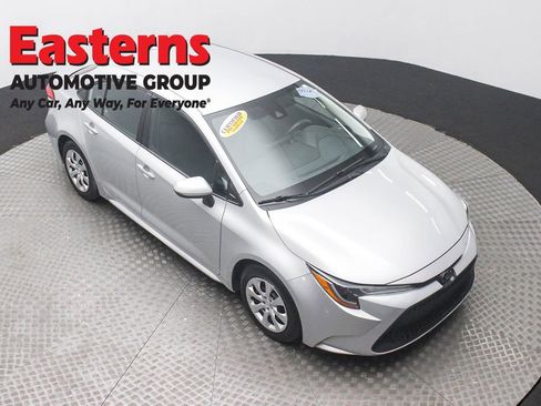 Used 2021 Toyota Corolla LE w/ Protection Package (TMS) FWD image 3