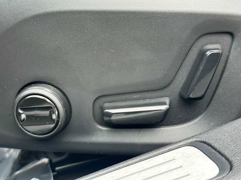 Used 2026 Volvo V60 B5 Cross Country Plus w/ Climate Package image 22