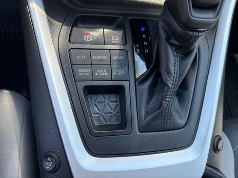 Used 2020 Toyota RAV4 XLE w/ All Weather Liner Package AWD/4WD image 29