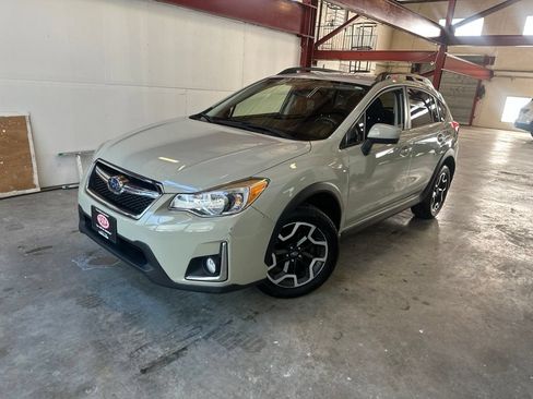 Used 2017 Subaru Crosstrek 2.0i Premium AWD/4WD image 1