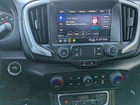 Used 2024 GMC Terrain SLT image 14