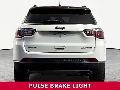 Used 2018 Jeep Compass Limited AWD/4WD image 5