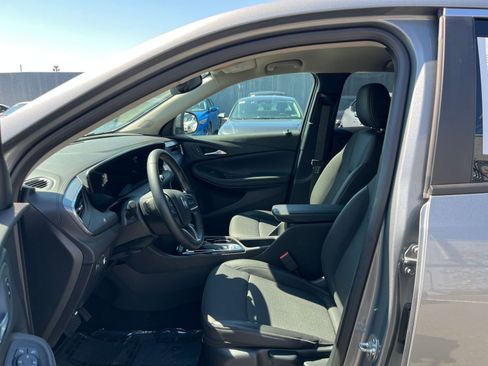Used 2025 Buick Encore GX Preferred AWD/4WD image 27