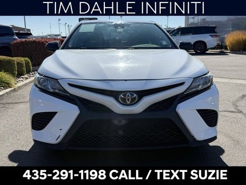 Used 2020 Toyota Camry SE image 4