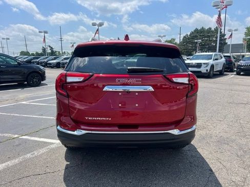 Used 2024 GMC Terrain SLT FWD image 7