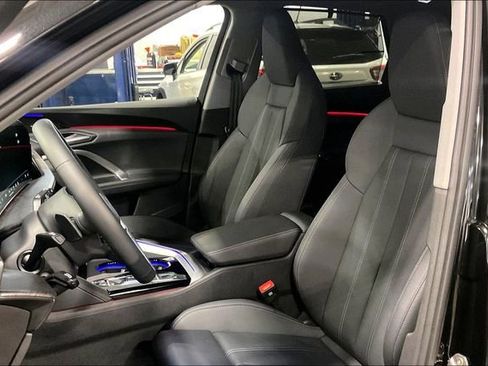 Used 2025 Audi Q5 Prestige AWD/4WD image 25