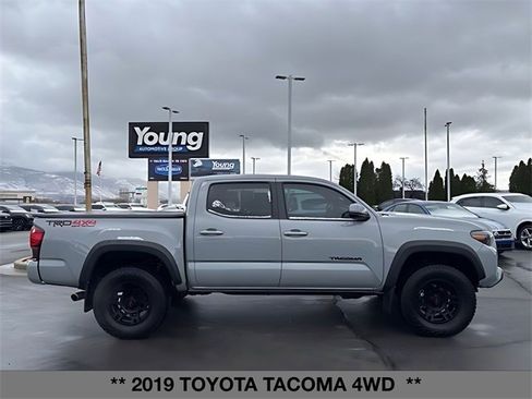 Used 2019 Toyota Tacoma TRD Off-Road image 3