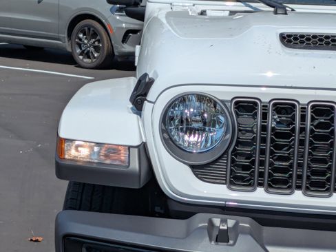 New 2025 Jeep Gladiator Sport image 10