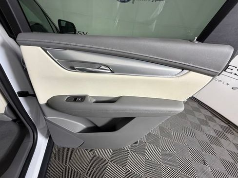 Used 2022 Cadillac XT5 Premium Luxury FWD image 39