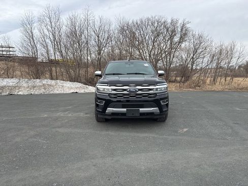 Used 2024 Ford Expedition Platinum image 2