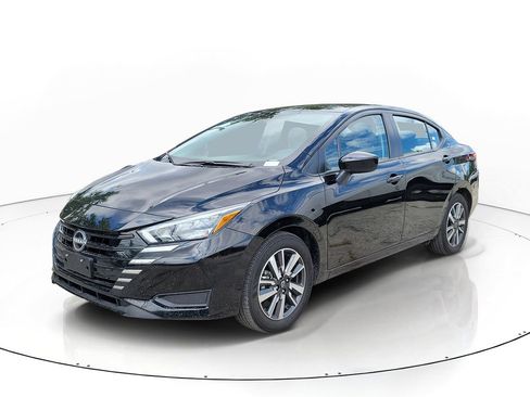 Used 2025 Nissan Versa SV FWD image 2