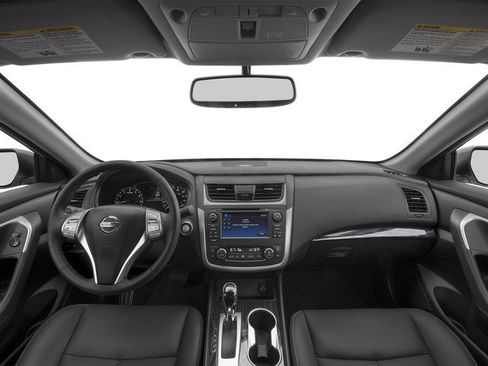 Used 2017 Nissan Altima 2.5 SL w/ Moonroof Package FWD image 11