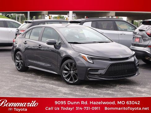 Used 2025 Toyota Corolla SE FWD image 1
