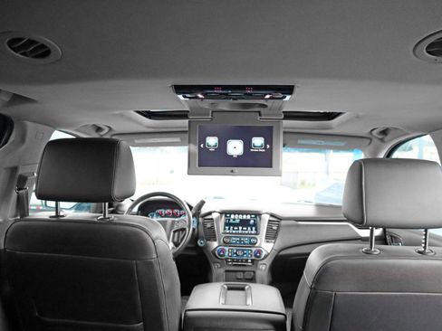 Used 2020 Chevrolet Suburban LT image 29