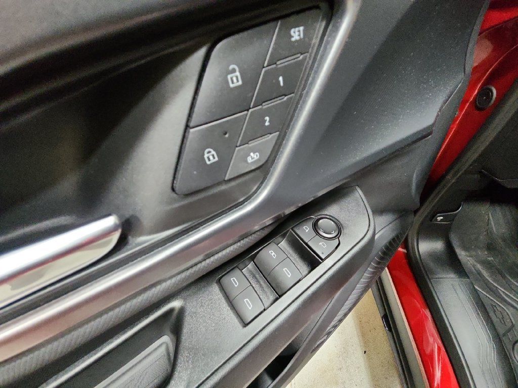 Used 2024 Chevrolet Equinox EV RS AWD/4WD image 36