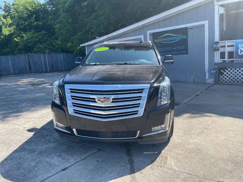 Used 2017 Cadillac Escalade ESV Platinum AWD/4WD image 1
