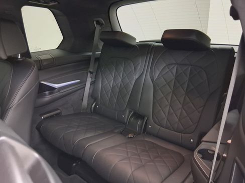 Used 2024 BMW X7 xDrive40i w/ M Sport Package AWD/4WD image 30