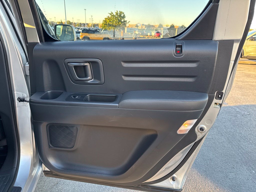 Used 2014 Honda Ridgeline SE image 39