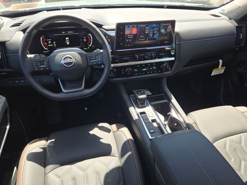 New 2026 Nissan Pathfinder Platinum FWD image 14