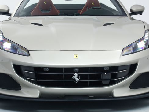 Certified 2023 Ferrari Portofino M image 14