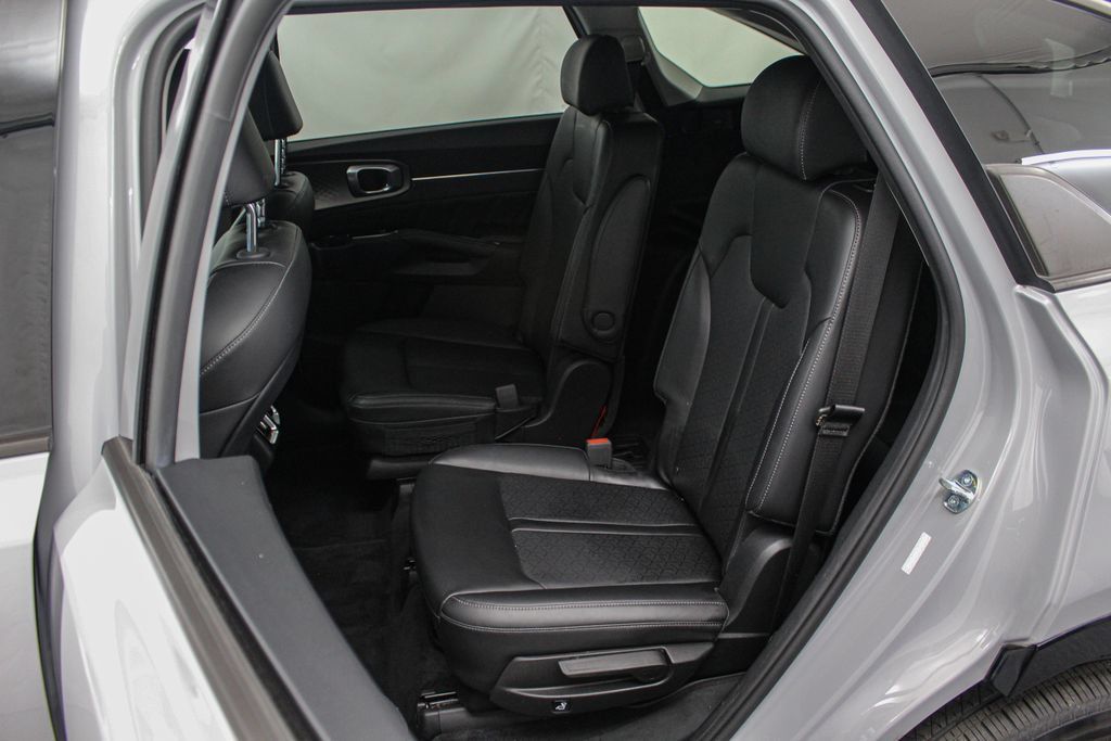 Used 2023 Kia Sorento SX AWD/4WD image 14