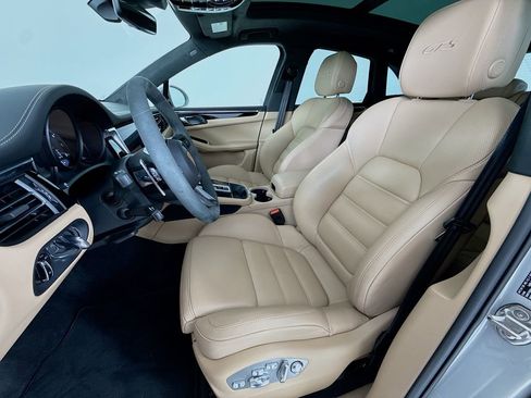 Certified 2026 Porsche Macan GTS AWD/4WD image 5