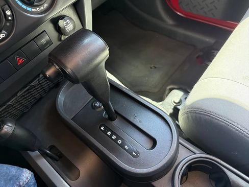 Used 2010 Jeep Wrangler Unlimited Sport AWD/4WD image 19