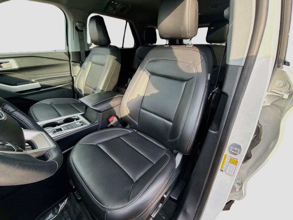 Used 2022 Ford Explorer XLT w/ Equipment Group 202A AWD/4WD image 22