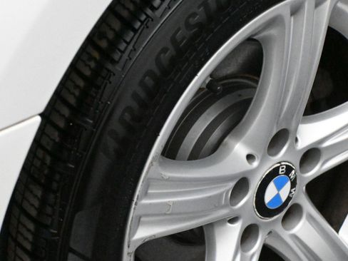 Used 2014 BMW 328i xDrive Sedan AWD/4WD image 16
