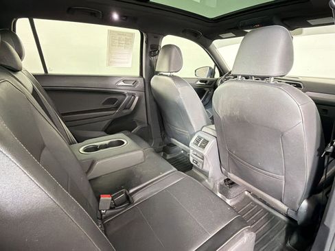 Used 2020 Volkswagen Tiguan SE R-Line FWD image 29