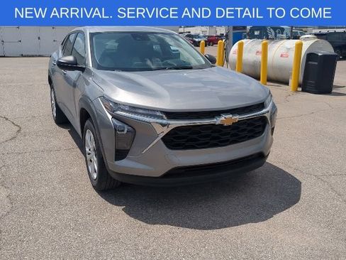 Certified 2024 Chevrolet Trax LS FWD image 10