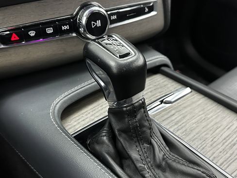 Used 2022 Volvo XC90 T6 Inscription w/ Advanced Package image 18