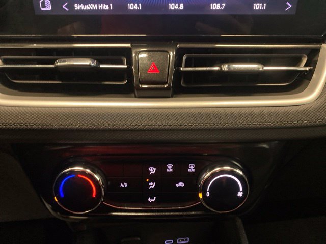 Used 2025 Chevrolet TrailBlazer LT AWD/4WD image 24