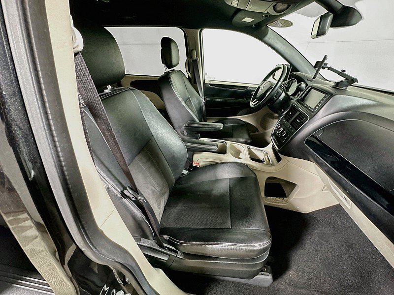 Used 2019 Dodge Grand Caravan SXT FWD image 27