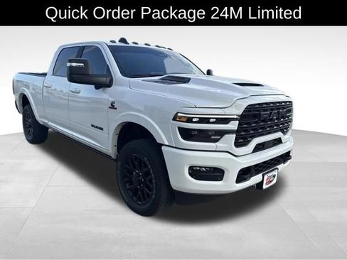 Used 2025 RAM 2500 Limited AWD/4WD image 4