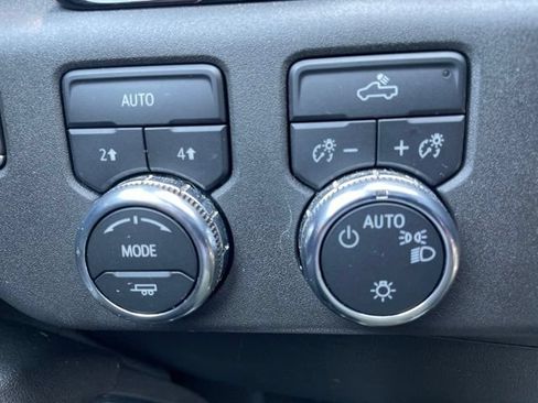 Used 2023 GMC Sierra 1500 SLE AWD/4WD image 14