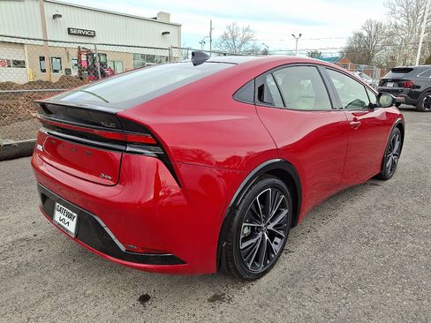 Used 2024 Toyota Prius XLE image 6