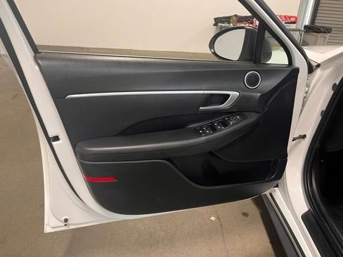 Used 2023 Hyundai Sonata SE w/ Cargo Package image 24