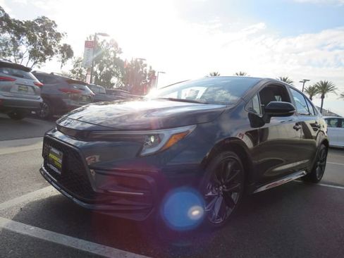 Certified 2024 Toyota Corolla SE image 3