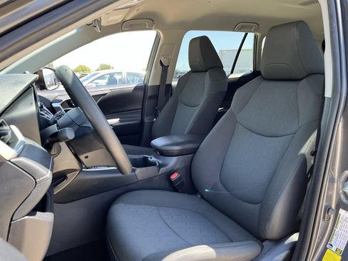 Used 2025 Toyota RAV4 XLE AWD/4WD image 22