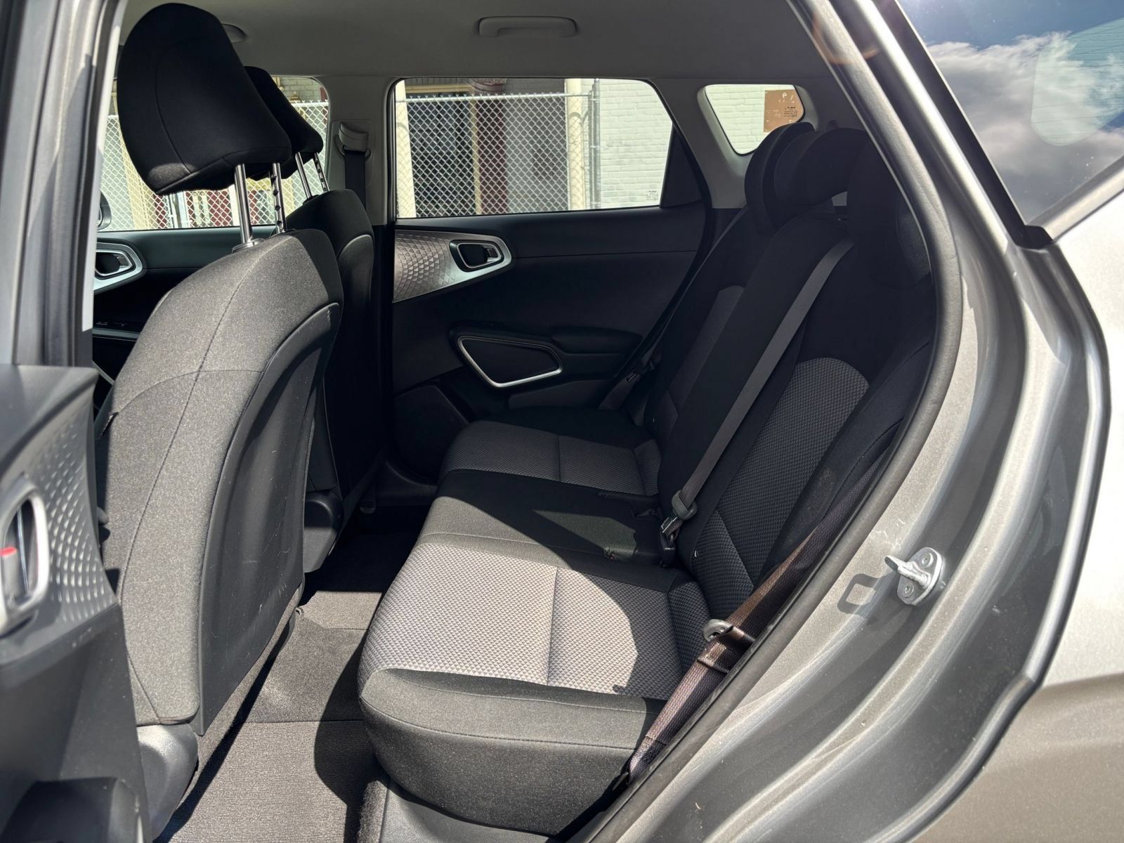 Used 2025 Kia Soul LX w/ LX Technology Package FWD image 22