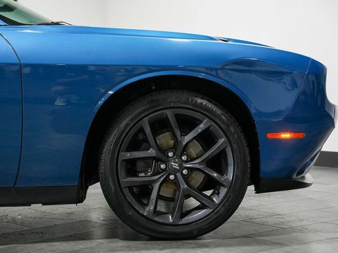 Used 2020 Dodge Challenger SXT w/ Driver Convenience Group RWD image 7
