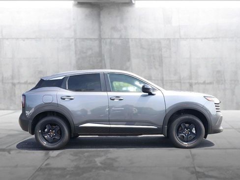 New 2026 Nissan Kicks SV FWD image 5