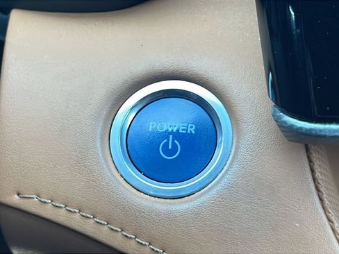 Used 2021 Toyota Highlander Platinum FWD image 24