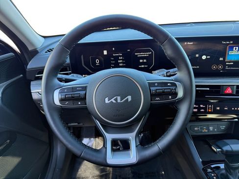 Used 2020 Kia Sorento LX image 12