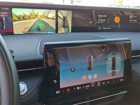 Used 2025 Lincoln Nautilus Reserve image 19