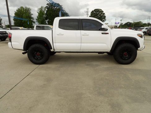 Used 2017 Toyota Tacoma TRD Pro image 5