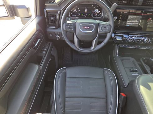 Used 2025 GMC Sierra 2500 AT4X AWD/4WD image 34