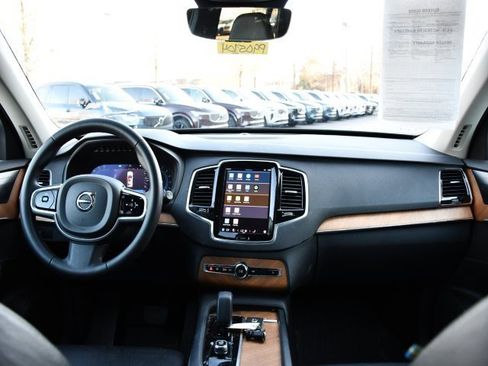 Certified 2023 Volvo XC90 B5 Plus w/ Protection Package Premier image 14